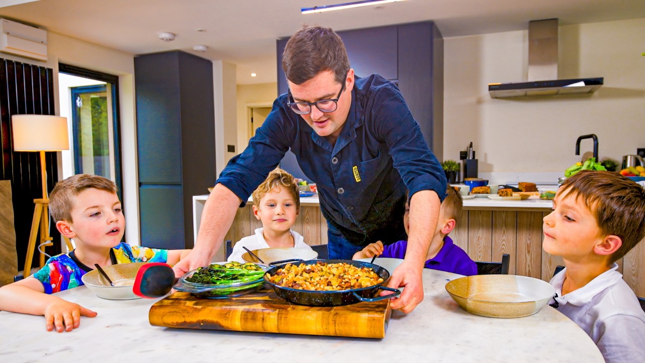5 Year Olds BRUTALLY Judge Our Cooking! | Chef vs Dad