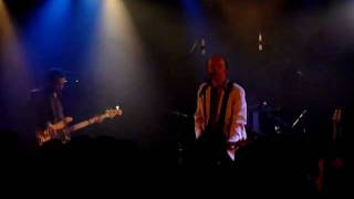 Luke Haines - Suburban Morning + Show Girl (Live in Paris 2010).MOV