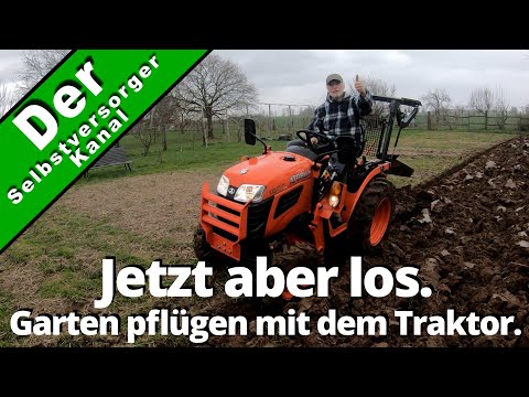 Ploughing with a small tractor. This is how the pros do it.