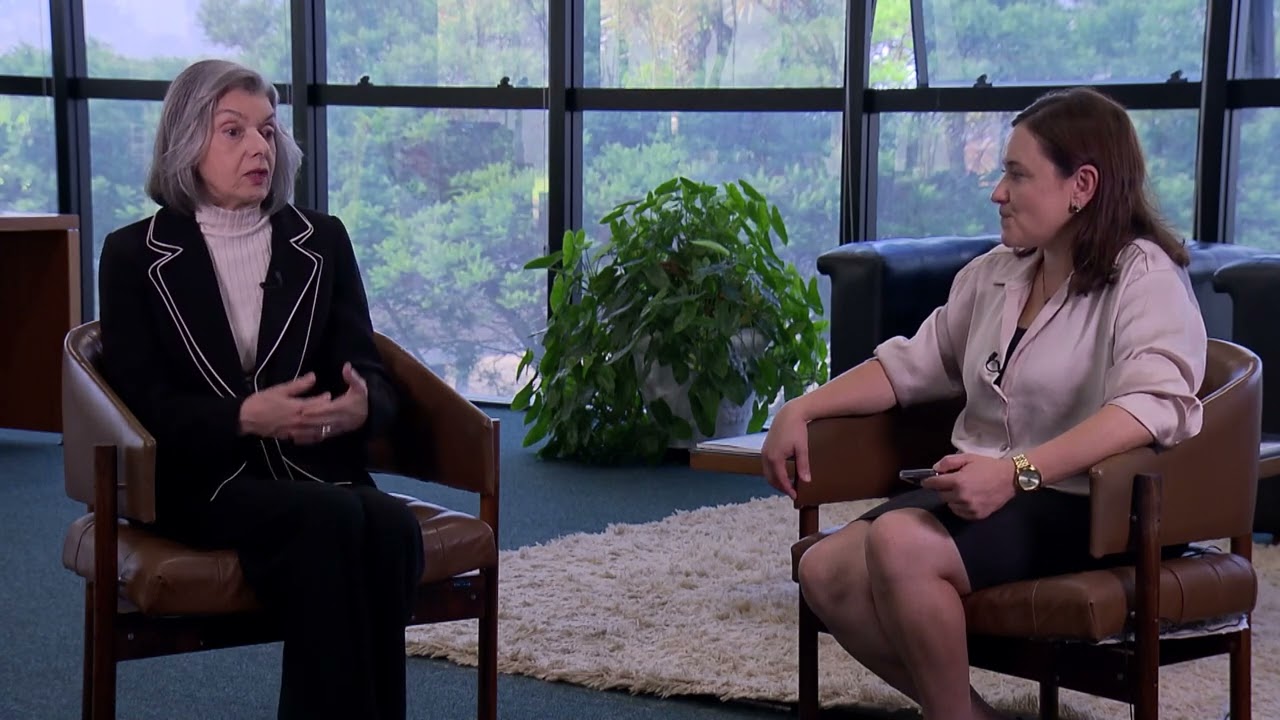 35 ANOS DA CONSTITUIÇÃO FEDERAL DE 1988 - ENTREVISTA MINISTRA CARMEN LUCIA ANTUNES ROCHA