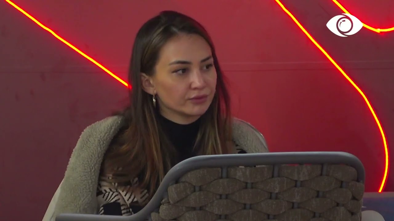 Je shumë egoist/Kiara-Luizit