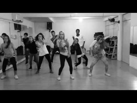 Cati Borba Ragga Jam® Brasil - Leftside Bubble