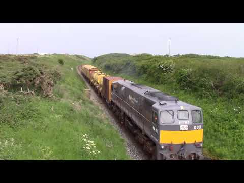 IE 071 Class loco 082 powers out of Rosslare Europort with the Weedspraying train 5/6/18