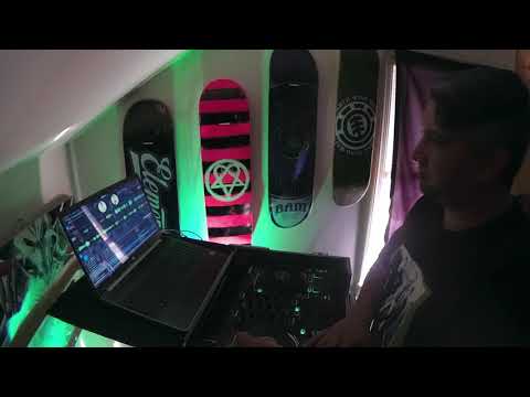 Mikey J - Flo Rida vs Tiesto & Post Malone - Low vs Jackie Chan