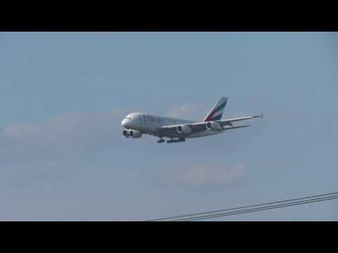 Airbus A380 Emirates pousando em Guarulhos-SP 02/10/2017