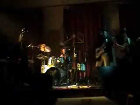 The BETON - Seděla u vody