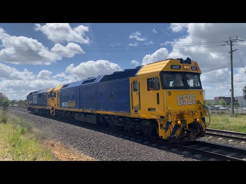 Up D777V Pacific National light engines G525 and 8113 at Anakie loop north Geelong  24/10/2024