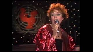 Eurovision 1965 - Netherlands: Conny Vandenbos &amp; Bashida - &#39;t Is genoeg (live 1985)