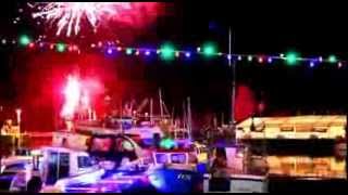 preview picture of video 'Padstow Christmas festival fireworks 2013'