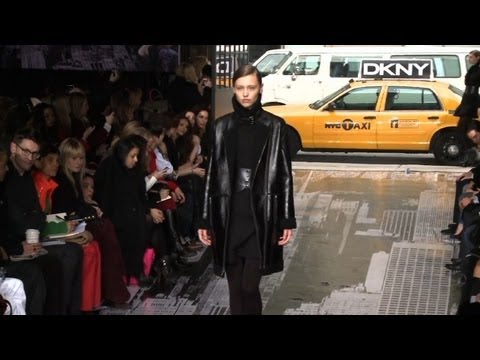 New York / DKNY Ready-To-Wear Fall/Winter 2012/13 (fashion show and interview)
