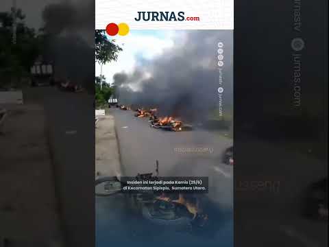 Warga Bentrok dengan PT Bridgestone, 28 Unit Kendaraan Terbakar
