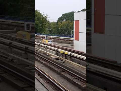 RET metrolijn D richting Rotterdam Centraal Rotterdam-Slinge