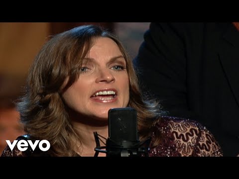 Bill & Gloria Gaither - When the Angels Sing [Live] ft. Rhonda Vincent & The Rage