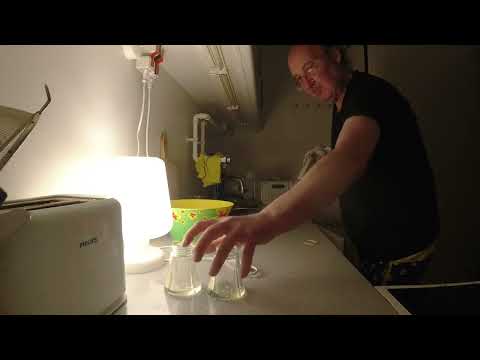 MongoTV_10749 - Del 3 - POPPER POPCORN TORSDAG MIDNAT OG SNAKKER OG PAKKER TING NED I KØKKEN