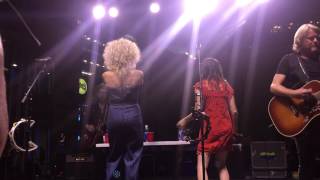 Little Big Town sings &quot;Little White Church&quot; live at Rooftop 210
