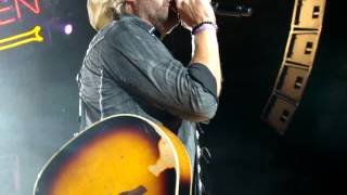 TOBY KEITH &#39;I LIKE GIRLS WHO DRINK BEER&#39;