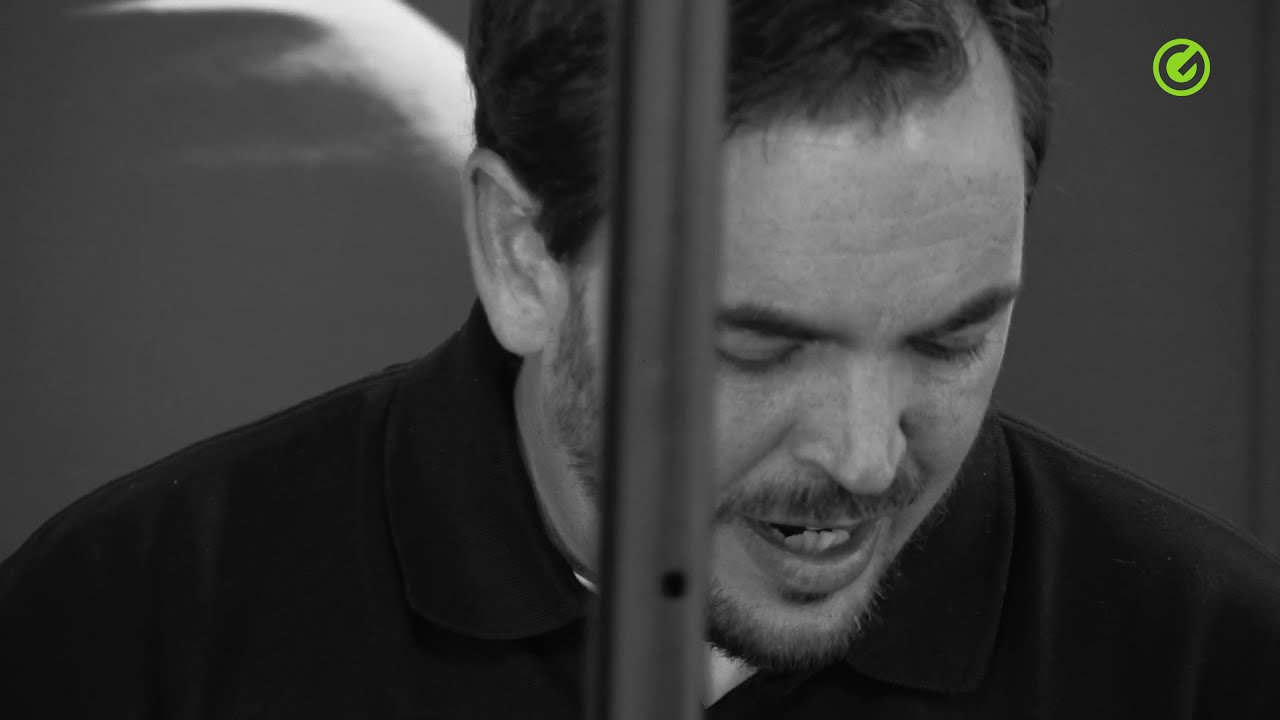 Gravity LS431B Lighting Stand w/Steel Base + Off-Centre Mounting Option