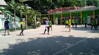 preview picture of video 'Pertandingan persahabatan bola voly MTsN 1 Mojokerto MATSANESA By MBH Tour'