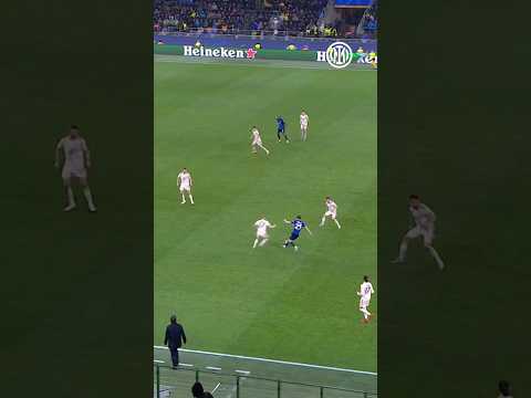 It's not magic. It's 𝑰𝒏𝒛𝒂𝒈𝒉𝒊 𝒃𝒂𝒍𝒍 ⚽👟 #IMInter #Shorts