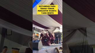 Download lagu momen lucu ketika teman-teman pengantin goyang di panggung ‼️‼️ #ngakak #lucu #goyang #joget #kocak mp3 Download lagu momen lucu ketika teman-teman pengantin goyang di panggung ‼️‼️ #ngakak #lucu #goyang #joget #kocak mp3