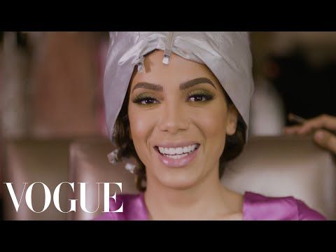 ブラジルのポップスター、アニッタがラテン・グラミー賞の準備をする｜Vogue (Brazilian Pop Star Anitta Gets Ready for the Latin Grammys | Vogue)