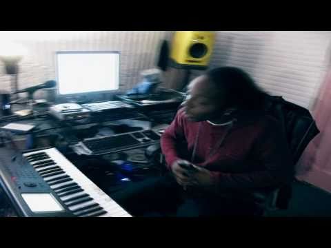 SMILEYTV - " STUDIO "  (IN STUDIO PERFORMANCE) QUAN THA DON FT. @730SKIENO
