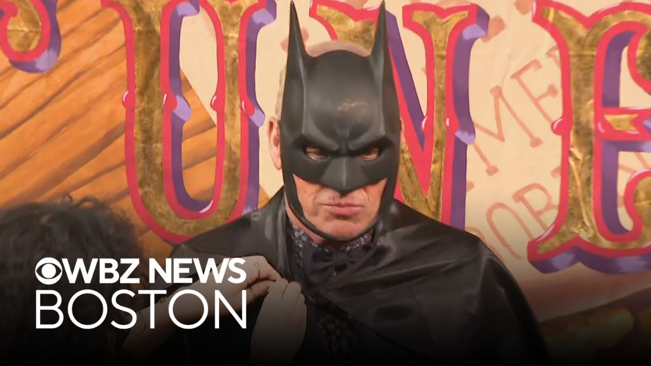 Michael Keaton honored as Hasty Pudding Man of the Year - YouTube