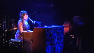 Norah Jones - Turn Me On (solo acoustic)