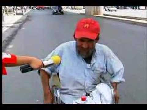 me estoy llendo por la banqueta