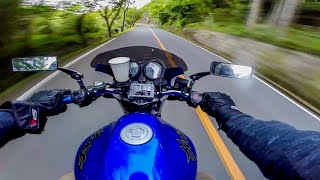 峠 バイク 紙コップ有り/Motorcycle on a paper cup of water