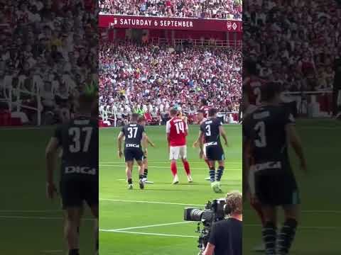 Great angle to watch Viktor Gyökeres first goal for #Arsenal! 📐 🇸🇪 ❤️