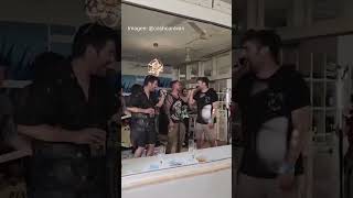 #shorts Estopa lo vuelve a hacer: concierto improvisado con un grupo que cantaba Pastillas de freno