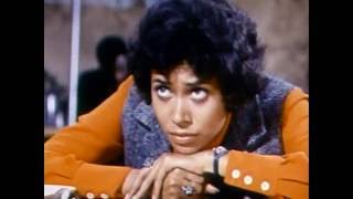 Room_222_-_1x05_-_The_Flu