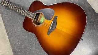 Video thumbnail for Yamaha FG800J Acoustic Guitar by Robin Smith