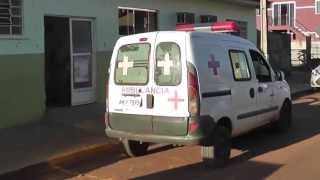 preview picture of video 'Ambulância em Palmital na contramão para  carregar enfermeira'