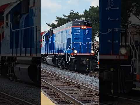 METX13 Tows/Rescues a Metra Train! 