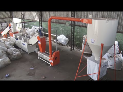 Cooperativa de Material Reciclável ganha equipamento inédito na região