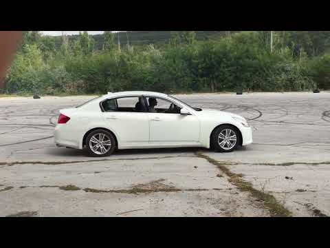 Infiniti G25 donuts and drift