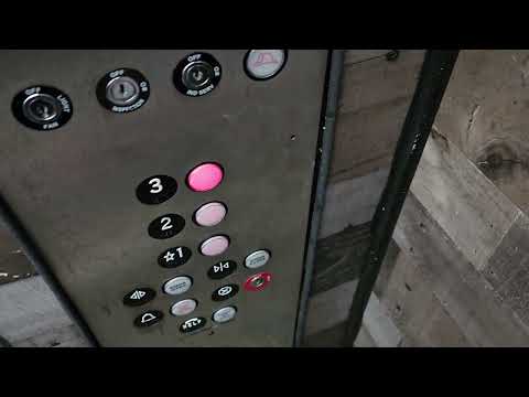 Scenic ????? Mish-Mash of parts Hydraulic Elevator - Rodeway Inn, Portland, OR