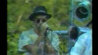 R.E.M. - Good Advices (Raleigh 1985)