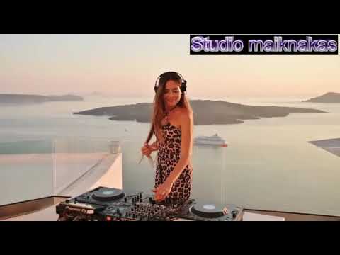 Xenia Diamond DJ - Live Santorini - Techno-Italo Disco !!!