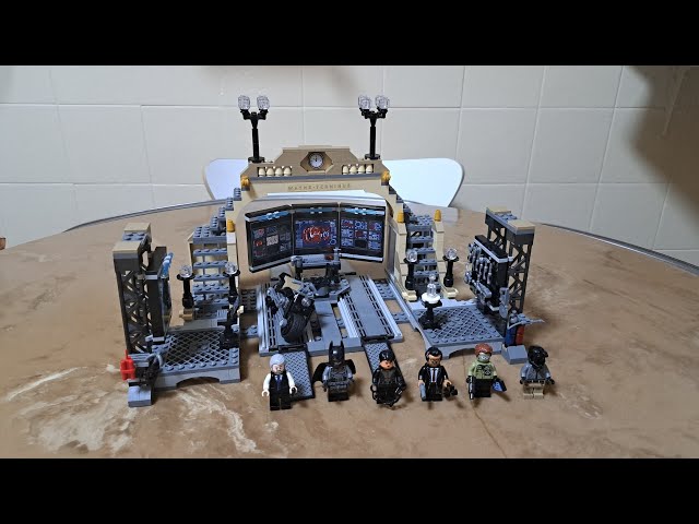 Vídeo relacionado con LEGO 76183 Super Heroes Batcueva, Combate contra The Riddler