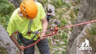 The Abseil Method I Don't Teach (and the way I do!). How to abseil. #rockclimbing #abseiling