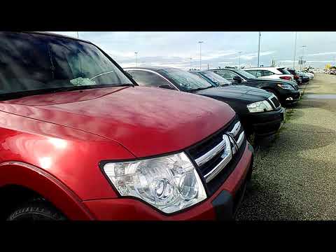 Liszt Ferenci repülő téren a Parkolóban egy roncs Mitsubishi Pagero