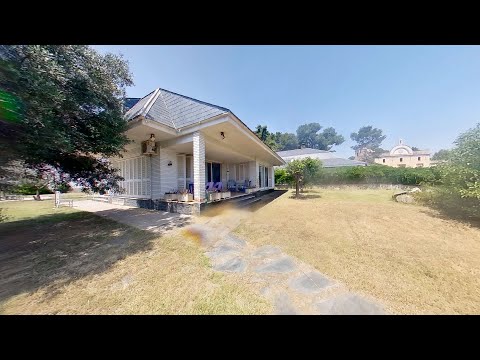 Alella. Casa Muy Cómoda y Soleada, en Parcela Plana de 940m2