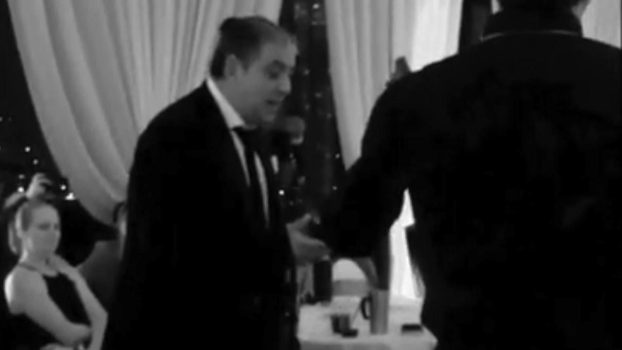 Vocals by Julio Balmaceda, Guitar by Grisha Nisnevich, Bajo un cielo de estrellas