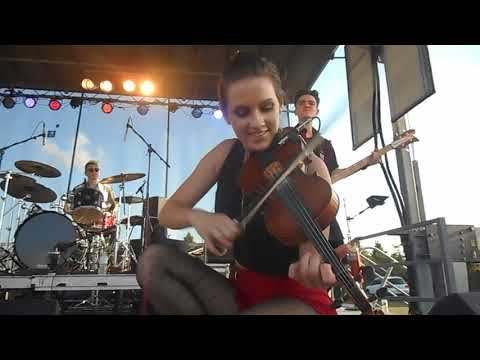 Country Music Star Maggie Baugh 2