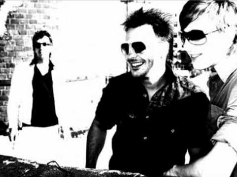 Triangle Sun - Spaceship