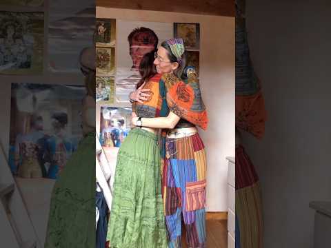 Now we’re just missing flowers in our hair 🌼 #hippie #outfit #motherdaughter #70s #shorts #boho