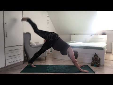 Yogahjerte - short session to build up your yoga practice.